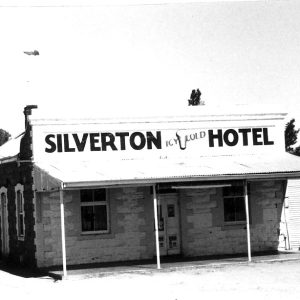 1950 - Silverton Hotel