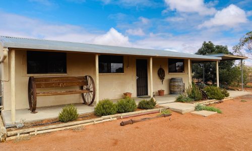 Warrigal Country Cottage